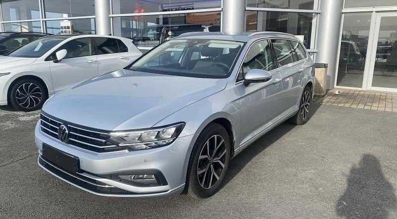 VOLKSWAGEN Passat Sw 2.0 TDI EVO Life Plus DSG7